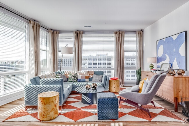 2BR, 2BA - 1216SF - Makers Rise