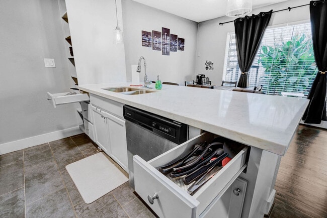 Photo - 2216 Hazard St Unit FL2-ID1257740P