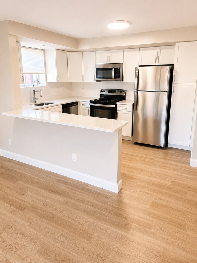 Island Kitchen - Stonehill Towers