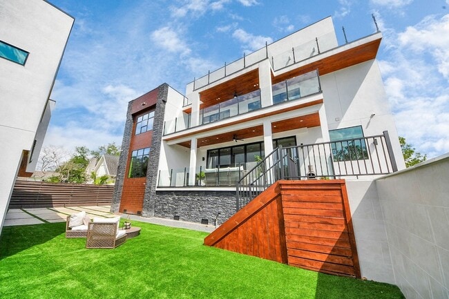 Photo - 5327 S Braeswood Blvd