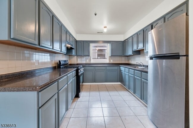 Photo - 58 1st St