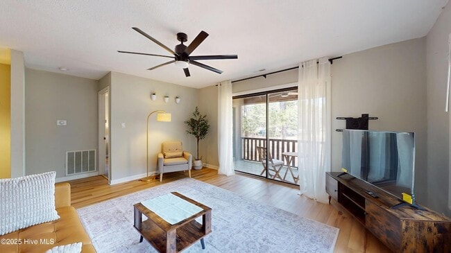 Photo - 602 Dover St Unit 602