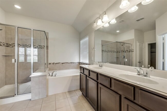 Photo - 601 Elm Creek Dr