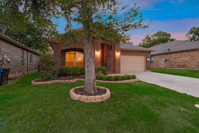 Photo - 1104 Edgewater Dr