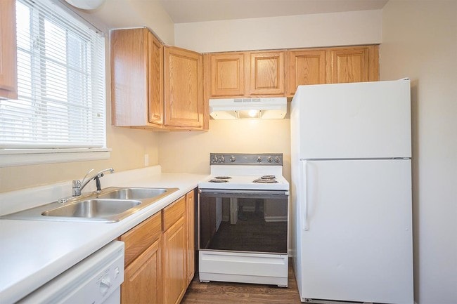 Building Photo - Hearth Hollow