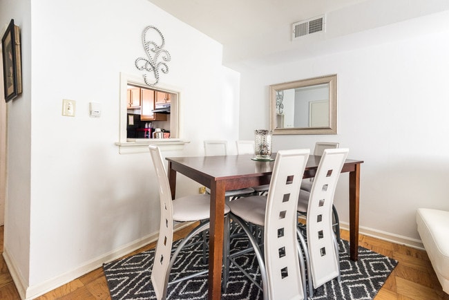 Photo - Williamsburg Park