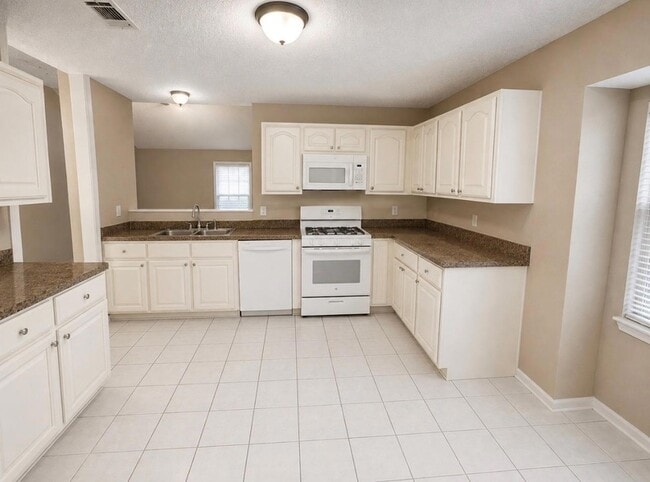 Photo - 16405 Lone Wolf Dr