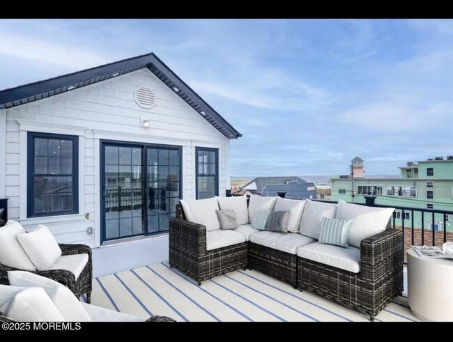 Photo - 22 Dupont Ave