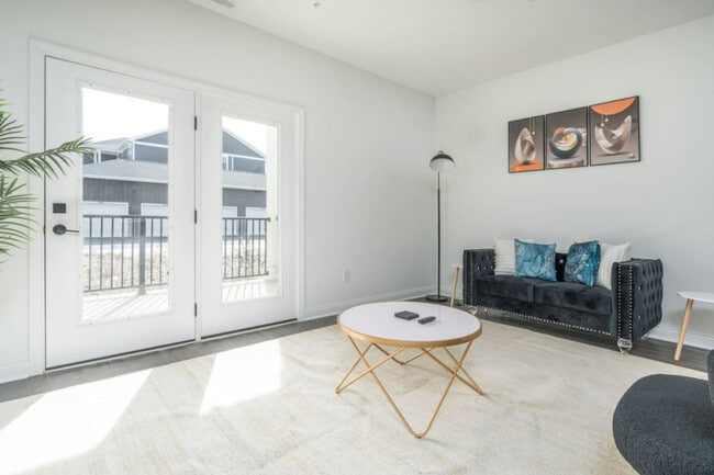 Building Photo - 5821 Elevated Wy Unit ID1228612P