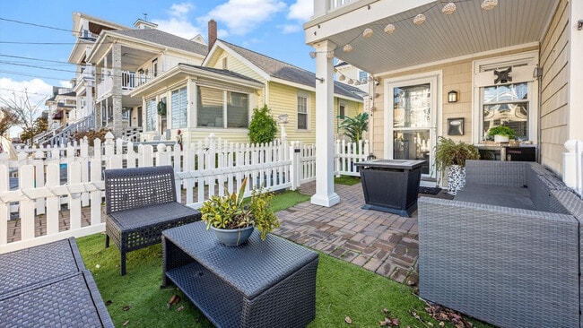 Photo - 816 St James Pl Unit ID1377380P