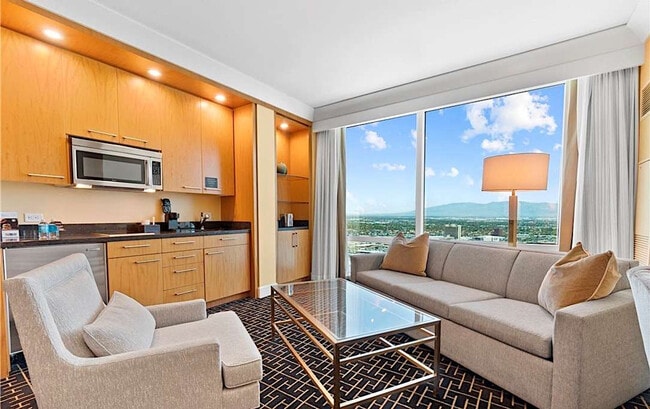 Building Photo - 2000 Fashion Show Dr Unit SI ID1501424P