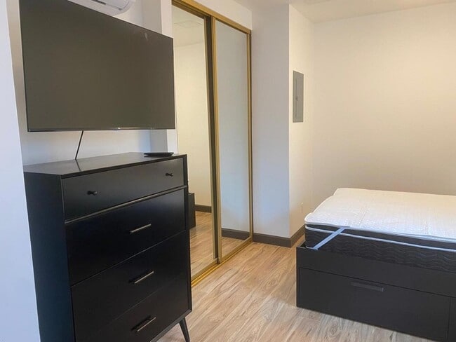 Photo - 1445 Revere Ave Unit 2