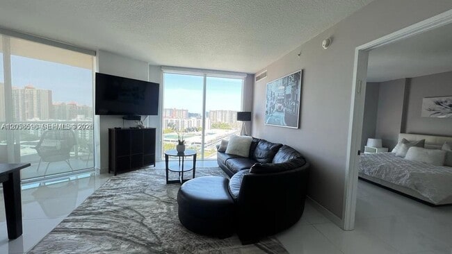 Building Photo - 150 Sunny Isles Blvd Unit 11202