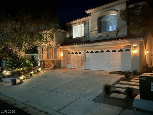 Photo - 24 Staghorn St