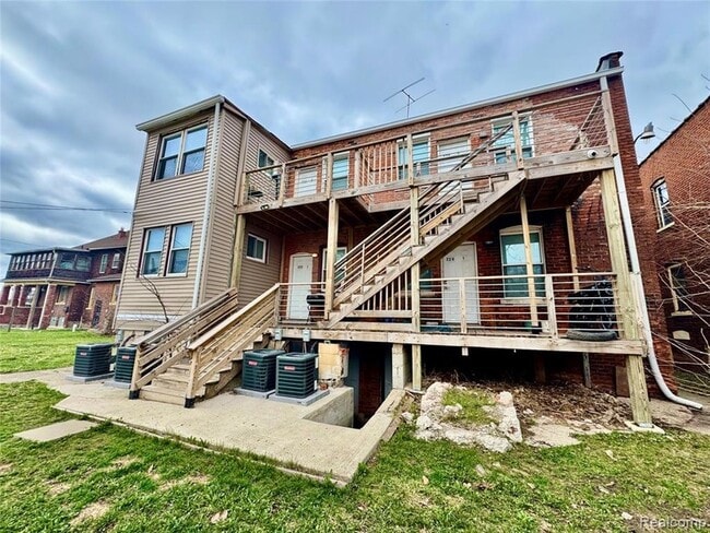 Photo - 222 Kenilworth St Unit 2