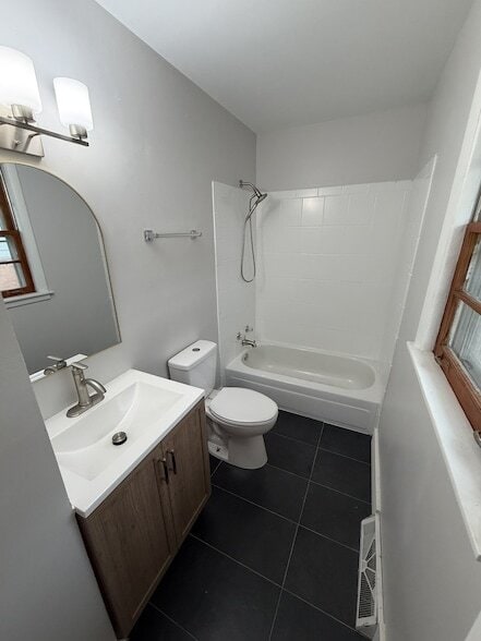 Photo - 366 W 16th Pl