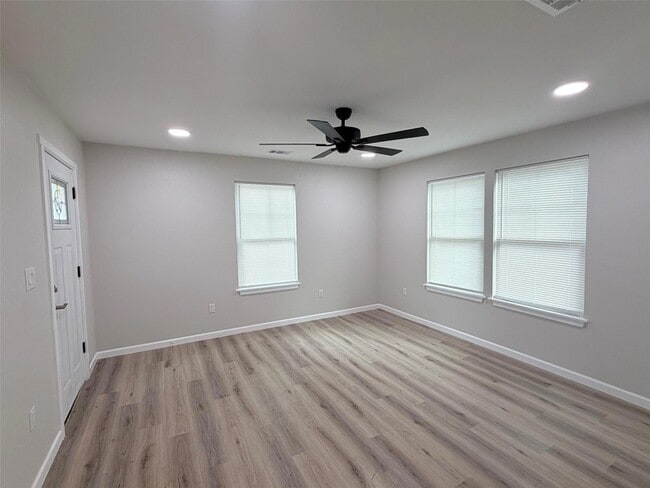 Photo - 403 Taylor St