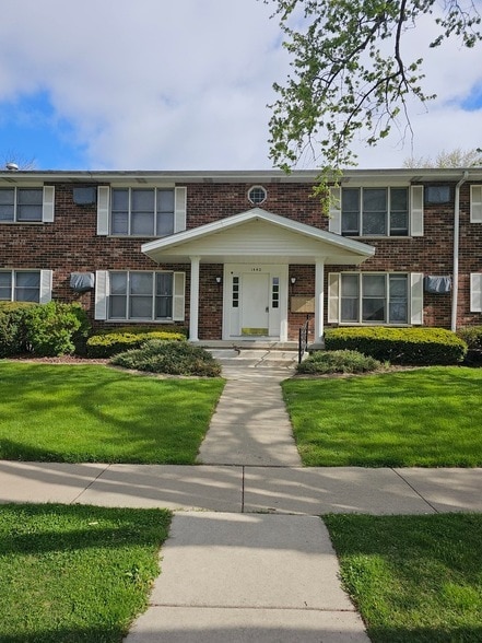 Building Photo - 1450 Getzelman Dr Unit 2E