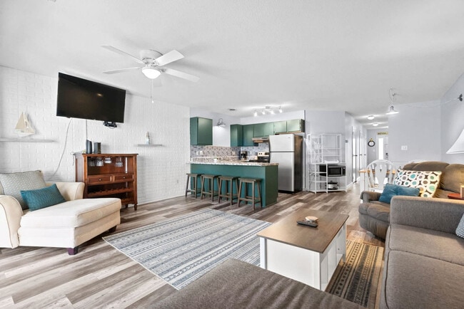 Building Photo - 1860 Auburn Ln Unit FL1-ID1382459P