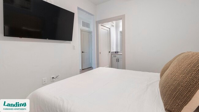 Photo - 1148 N Main St Unit 212