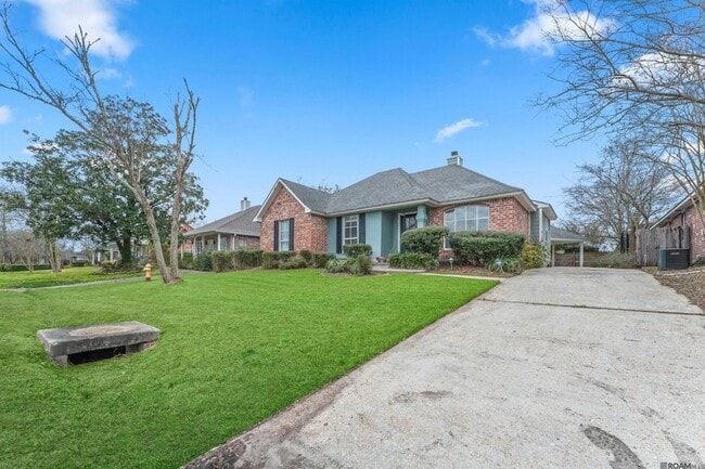 Photo - 18516 Lakefield Ave