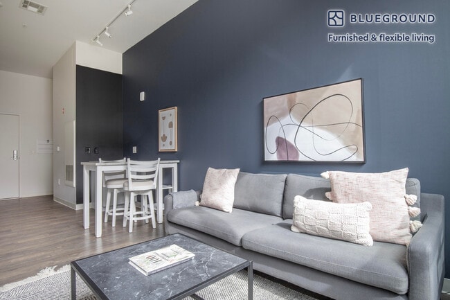 Photo - 5 Glassworks Ave Unit SI FL1-ID869