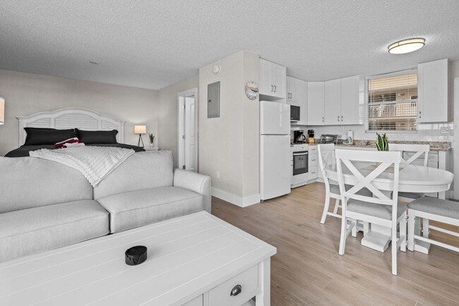 Building Photo - 5800 Bonita Beach Rd SW Unit FL4-ID1352874P