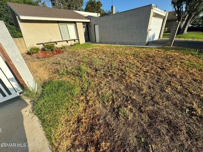 Building Photo - 2259 N Hietter Ave
