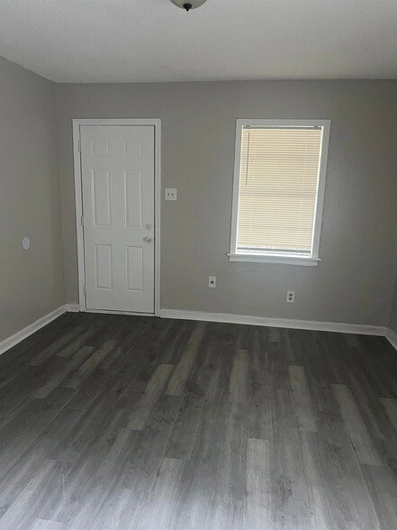 Photo - 2295 Dexter Ave