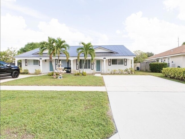 Photo - 1322 Riverside Cir