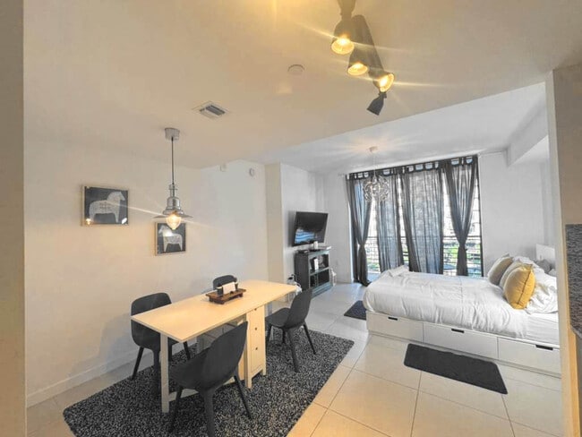 Building Photo - 5350 NW 84th Ave Unit FL7-ID1353133P