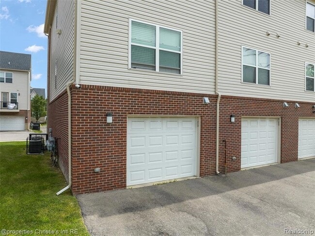 Photo - 275 E Palmer St