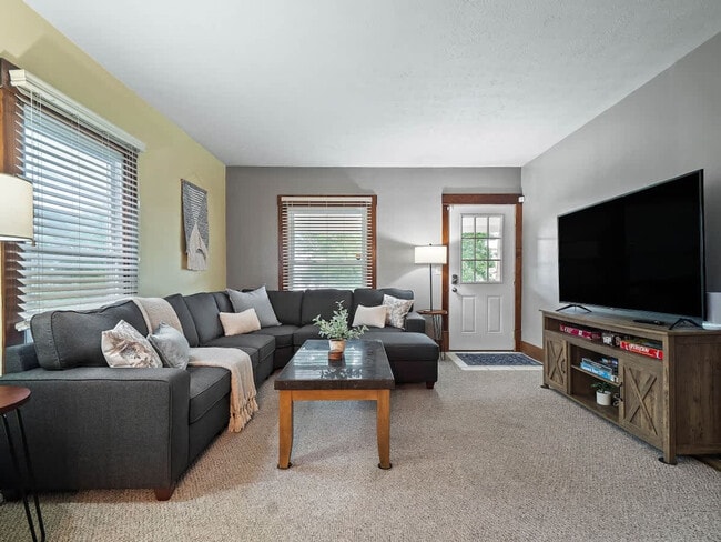 Building Photo - 681 Washington St Unit SI ID1496061P