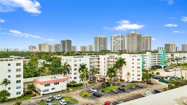 Building Photo - 3181 S Ocean Dr Unit 103