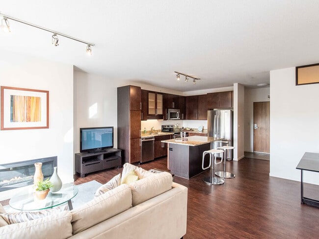 1800 Lake - 1800 Lake