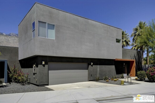 Photo - 445 Dion Dr