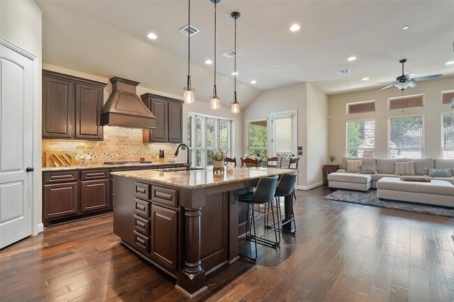 Photo - 209 Maxwell Way