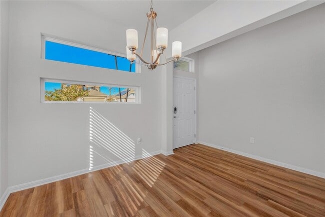 Photo - 9941 Comely Bnd