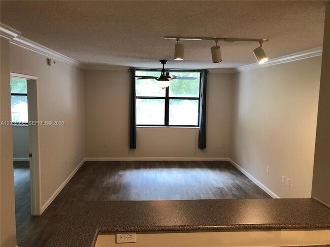 Photo - 1919 Van Buren St Unit 215