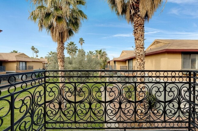 Photo - Country Creek Apartments