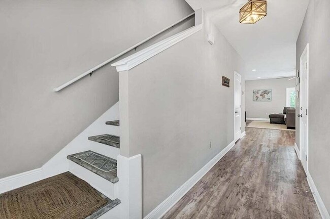 Photo - 89 Crossing Ln