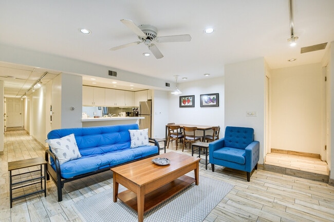 Photo - 2238 N Geneva Terrace Unit ID1306104P