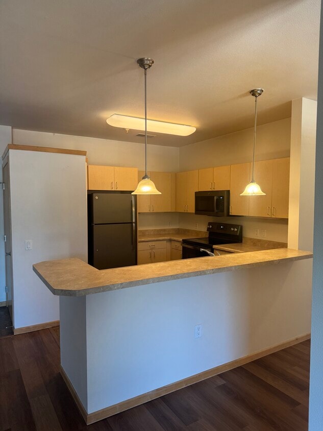 Floor Plan - One Bedroom w/ Den