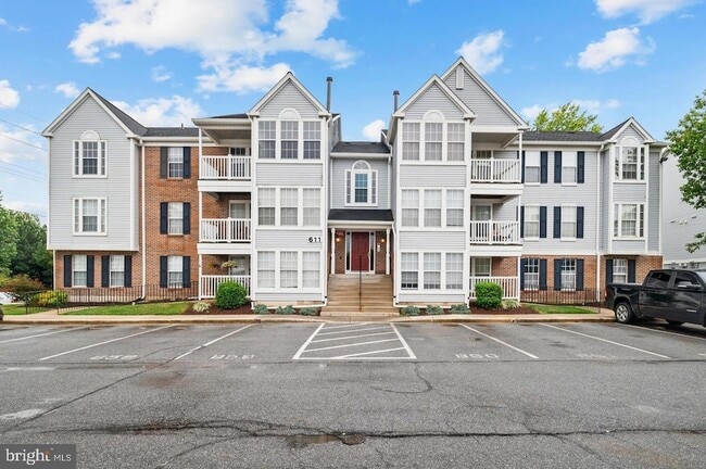 Building Photo - 611 Himes Ave Unit 109