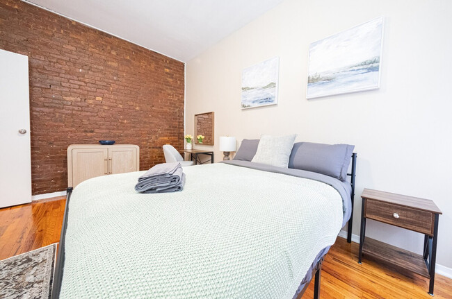 Photo - 125 La Salle St Unit ID1035601P