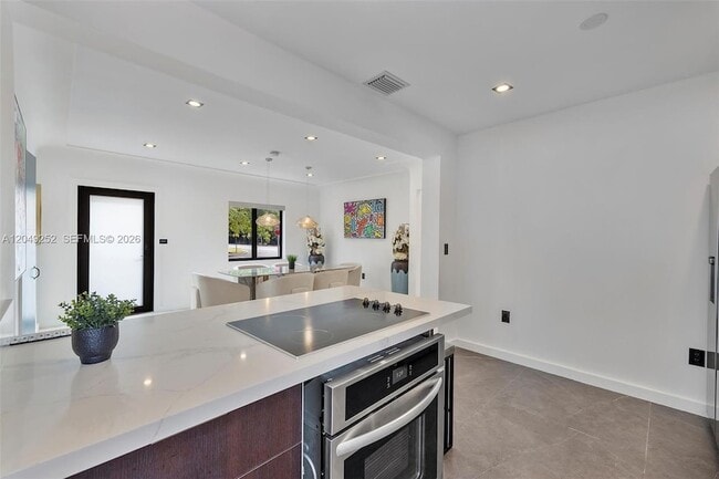 Photo - 501 NW 46th St