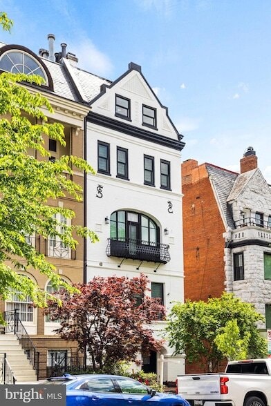 Building Photo - 1709 21st St NW Unit 42