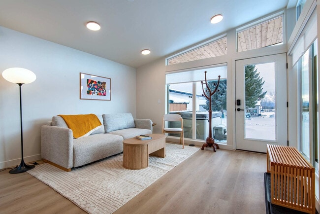 Photo - 27 4th St E Unit ID1399877P