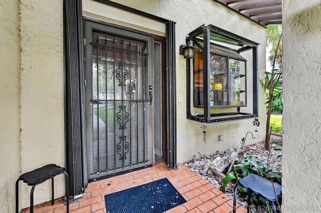 Photo - 4587 Carambola Cir S
