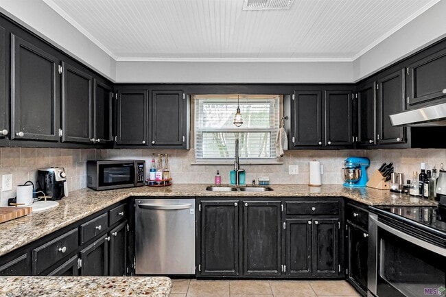 Photo - 9221 Fox Run Ave